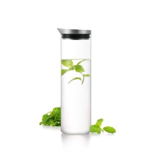 Cold Brew Tea Maker / Pitcher with Integrated Filter in Lid