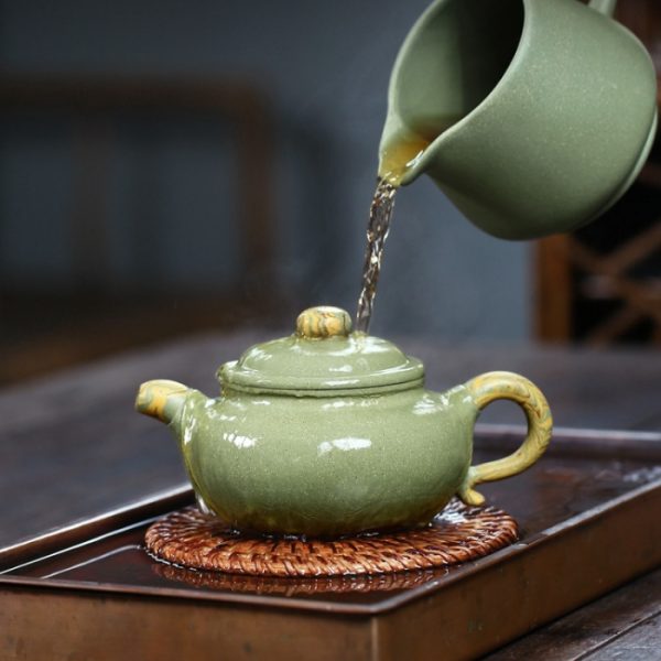 Dou Qing Clay Fang Gu Yixing Teapot, Clay Kneading Technique, Pan Ye 270ml - Image 5