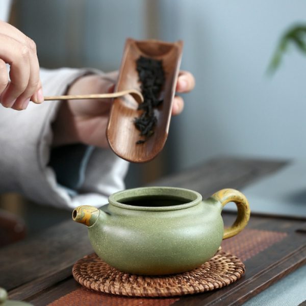 Dou Qing Clay Fang Gu Yixing Teapot, Clay Kneading Technique, Pan Ye 270ml - Image 3