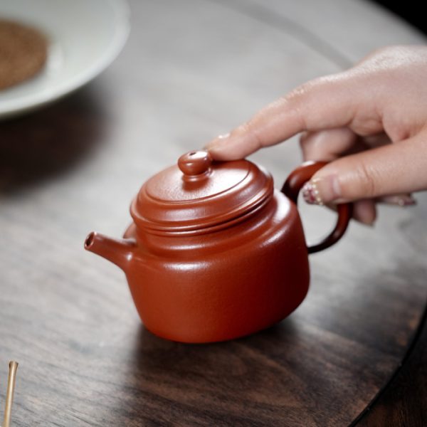 Small Pear Skin De Zhong Yixing Teapot, Zhu Ni Clay 140ml - Image 5