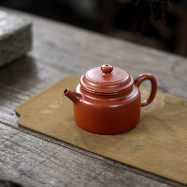 Small Pear Skin De Zhong Yixing Teapot, Zhu Ni Clay 140ml - Image 4
