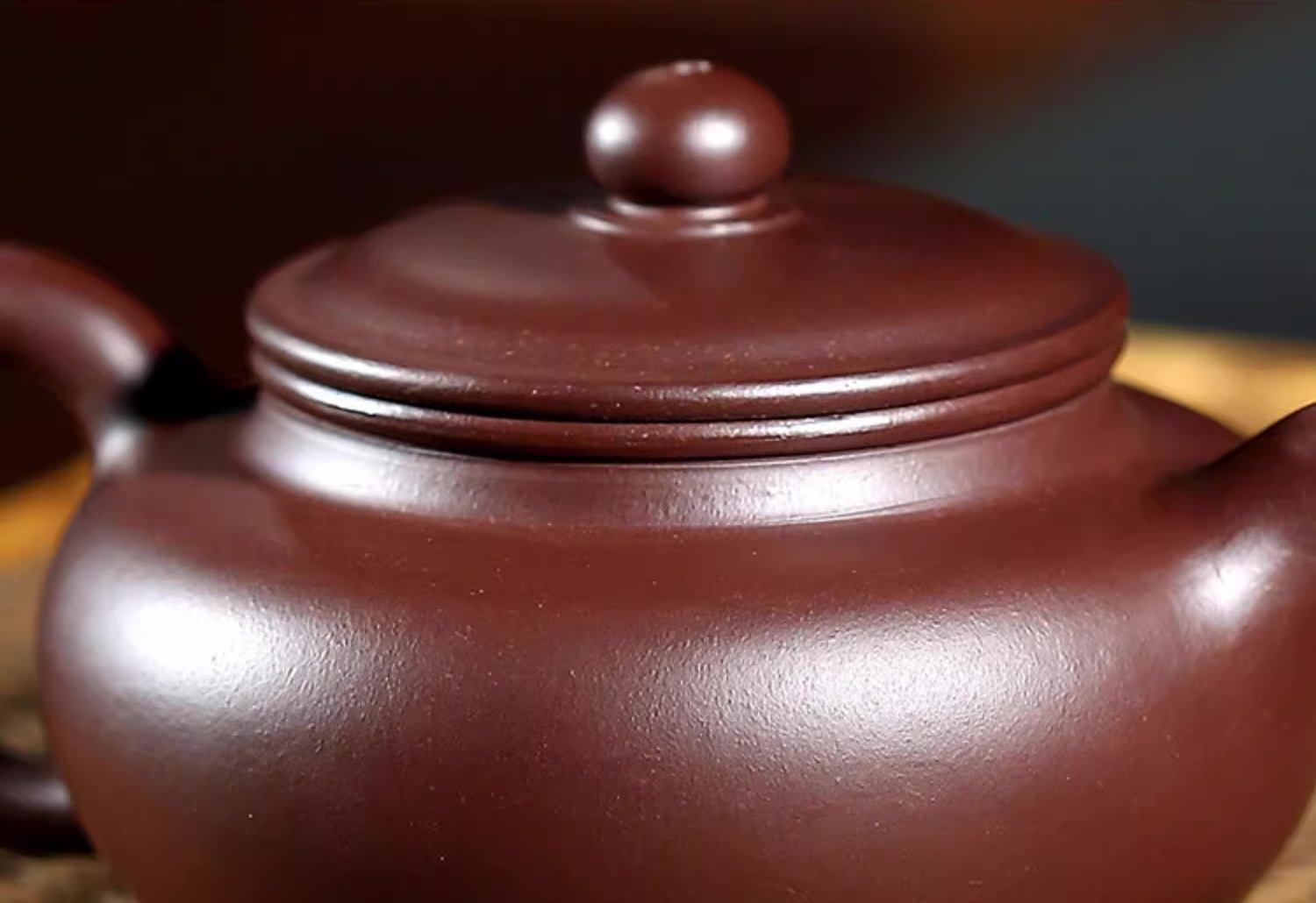 Yixing Clay Tea Set: Fang Gu Hu Teapot + 2 Cups, Purple Zhu Ni Clay 190ml - Image 9