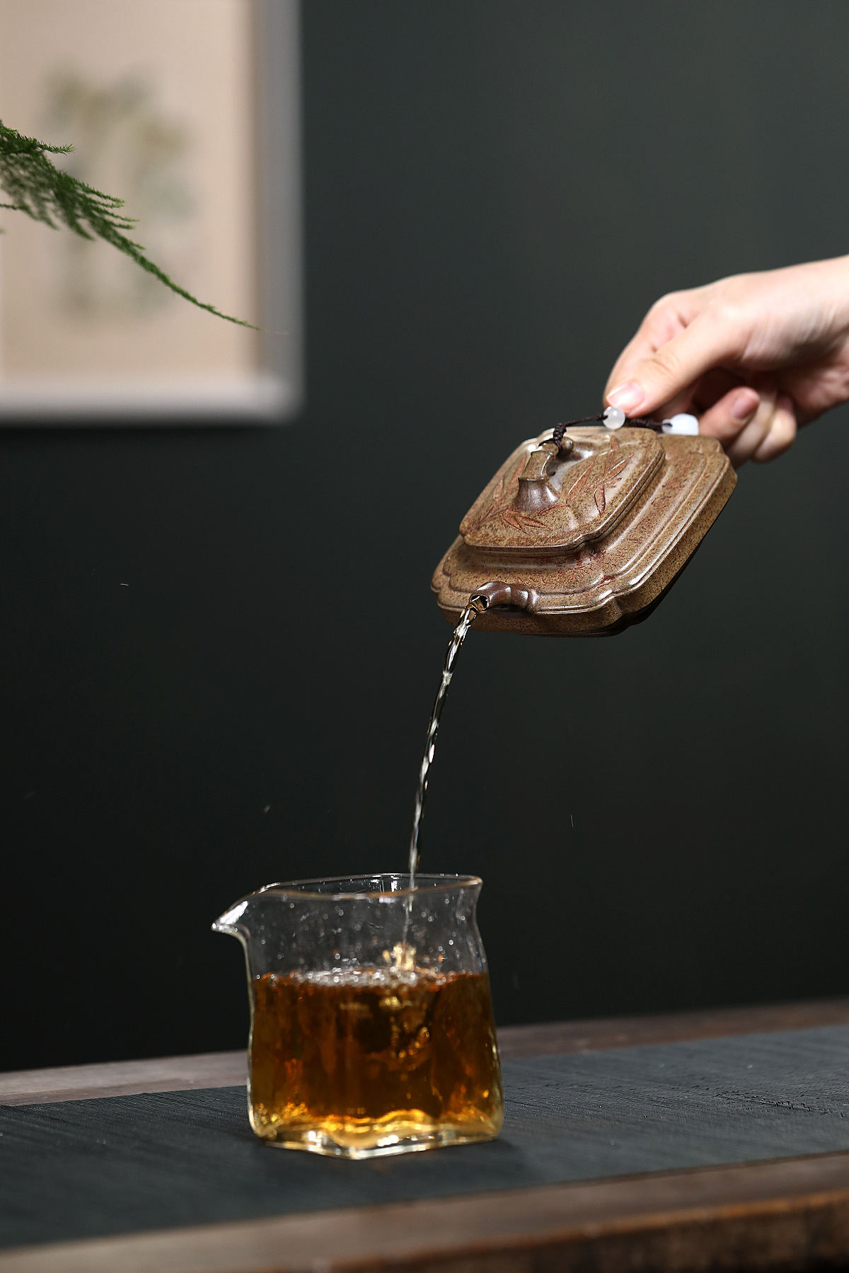 Square Xu Bian Yixing Teapot: Chen Xiang Clay & Bamboo Design 200ml - Image 4