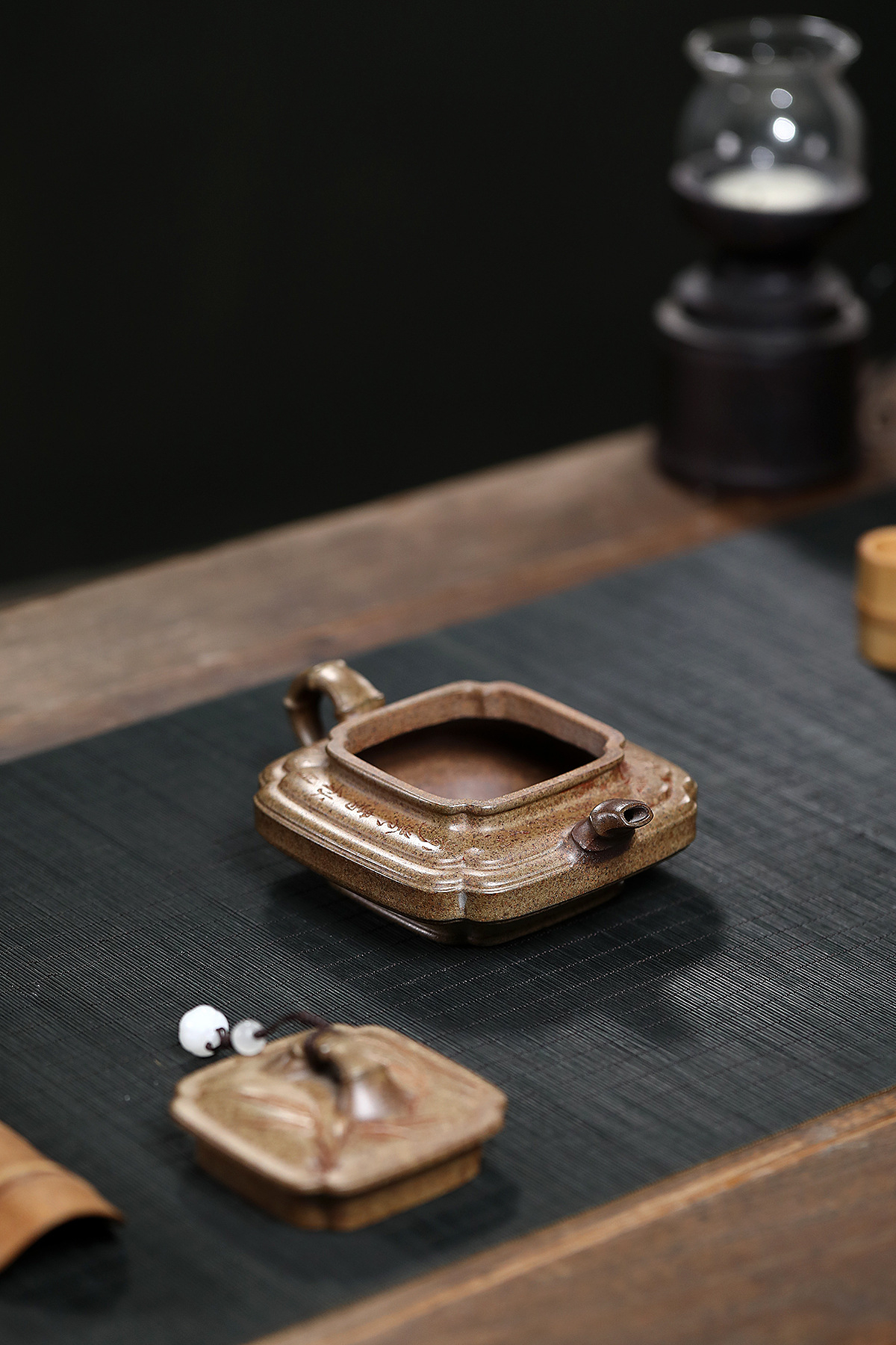 Square Xu Bian Yixing Teapot: Chen Xiang Clay & Bamboo Design 200ml - Image 5